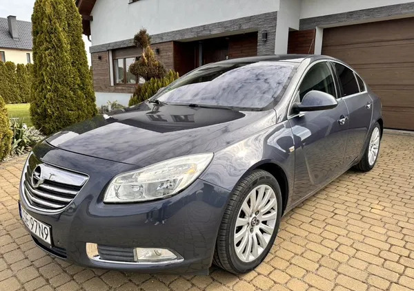 samochody osobowe Opel Insignia cena 19600 przebieg: 233000, rok produkcji 2010 z Nidzica